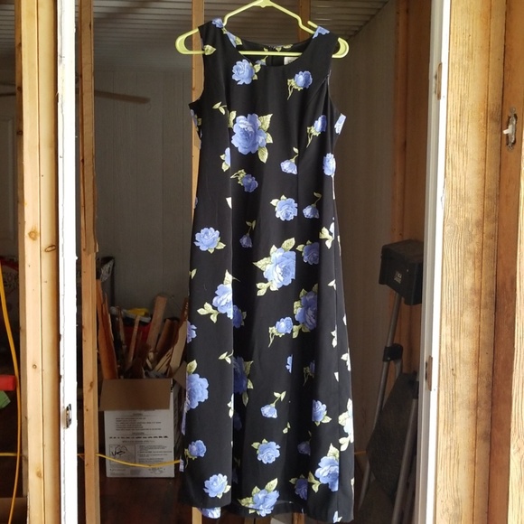 Sleeveless dress with jacket - Picture 3 of 7